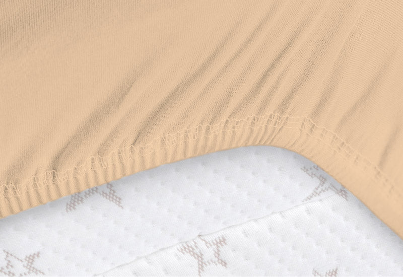 Perfekte Passform mit Gummizug.