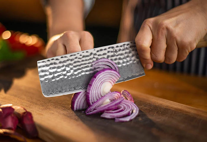 Ein japanisches Messer für kulinarische Meister oder Anfänger.